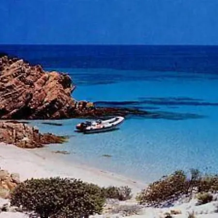 بيت للعطل Villino D5 Coda Cavallo Villaggio Cala Paradiso سان تيودورو
